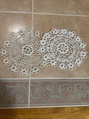 VTG Handmade Crochet Lace Doilies - Set of 2 in Ivory